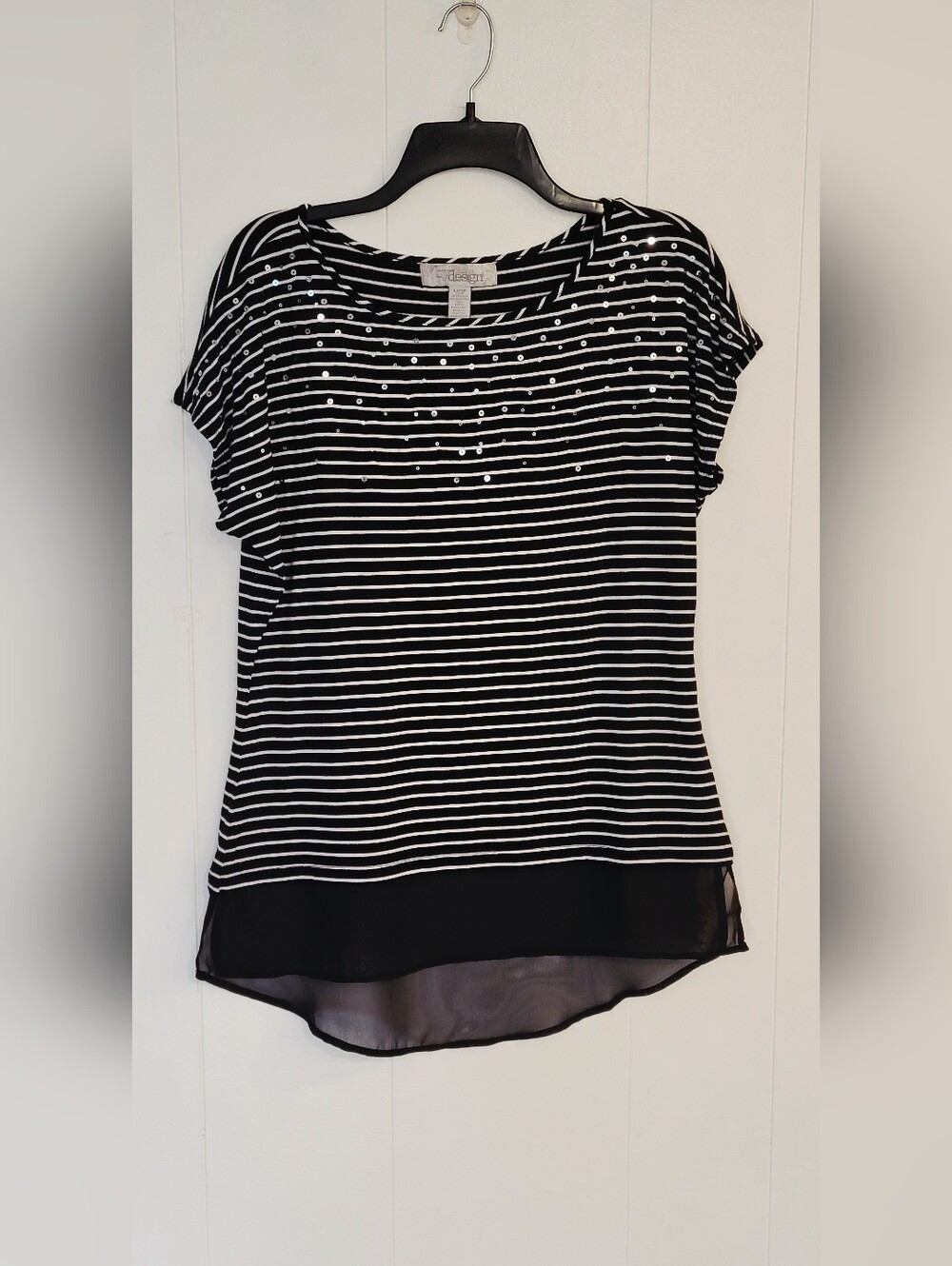 Women’s Black & White Striped Short-Sleeve Tunic with Chiffon Hem